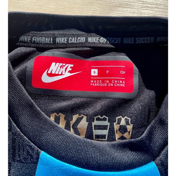 Nike FC T Shirt Flags Swoosh 1994 Crew Neck Nations Cup Rare Mens Black Small - Picture 5 of 5